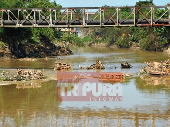 AMC's negligence : Durga idols still floating on river Howrah 